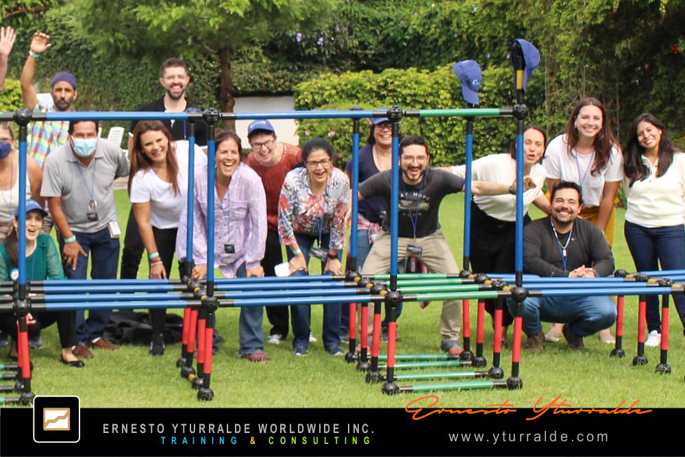Team Building LATAM Talleres de Cuerdas Bajas | Team Building Empresarial para el desarrollo de equipos de trabajo